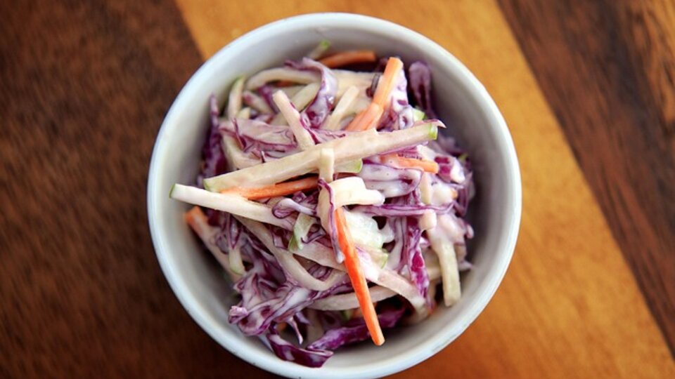 apple cabbage salad